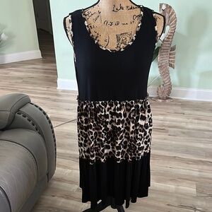 Chic Black and Leopard Print Midi Dress. In great condition, size S/M